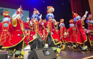 Las murgas de Ag�imes empiezan a calentar el ambiente carnavalero