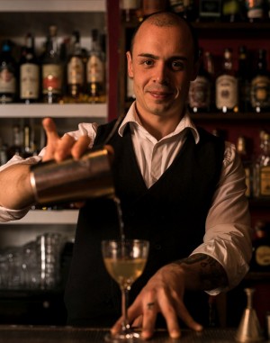 Lopesan Hotel Group apuesta por la alta cocteler�a con la llegada del mix�logo Gregory Camill�