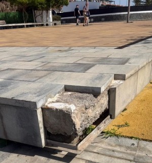 El PSOE exige responsabilidades por el estado de la zona tur�stica y el contrato de hamacas investigado por Fiscal�a