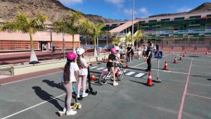 Mog�n acerca la educaci�n vial a los alumnos de Primaria con la colaboraci�n de la Polic�a Local