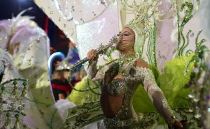 Maspalomas corona a Estrella Jim�nez de Bruin como Reina del Carnaval 2026