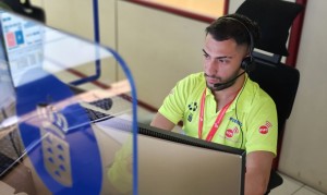 Coordinadores sanitarios del SUC ayuda a una mujer a dar a luz en su domicilio