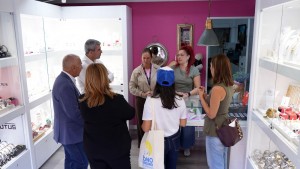 Manuel Dom�nguez anuncia la incorporaci�n de los mercados a los bonos consumo archipi�lago