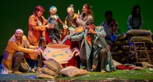 El humor y la fantas�a llegan al Teatro Cruce de Culturas de Ag�imes con la obra familiar �Cazopera�