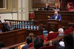 Luis Campos acusa a Clavijo de �mentir y generar alarma social�