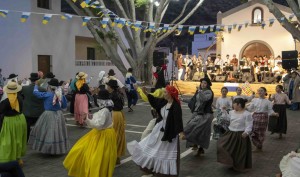 Veneguera re�ne el talento de las escuelas art�sticas de Mog�n, Arucas y Teror en una noche de folclore
