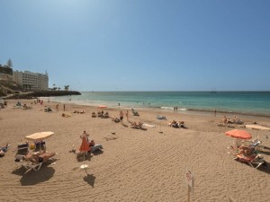 Mog�n intensifica la vigilancia en playas y supera el centenar de denuncias en una semana