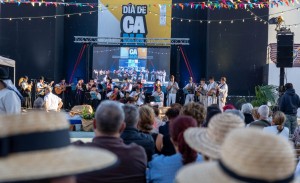 Tradici�n y folclore protagonizan el D�a de Canarias en la Zona Peatonal de Vecindario
