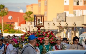 San Fernando de Maspalomas recupera la procesi�n en honor al patr�n tras m�s de veinte a�os
