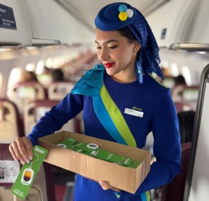 Binter celebra el D�a de Canarias mostrando las islas a trav�s de sus pasajeros