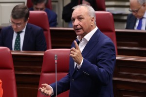 Luis Campos: �El deterioro de los servicios p�blicos evidencia que Canarias no va bien, se�or Clavijo�