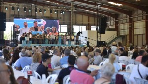 Primero Canarias exhibe m�sculo en Vecindario apelando al �voto canario� ante unas 2000 personas