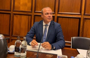 Hidalgo defiende la gesti�n del Cabildo y sit�a a Gran Canaria a la cabeza en vivienda y dependencia