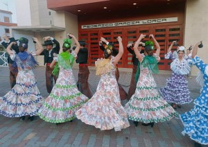 Ingenio se llena de plenas, polkas, sevillanas y sirtakis 