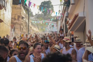 Tunte re�ne a m�s de 800 personas en la Bajada del Carbonero 