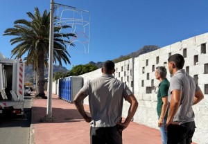 La Aldea  se prepara para sus Fiestas Patronales con la instalaci�n del alumbrado festivo