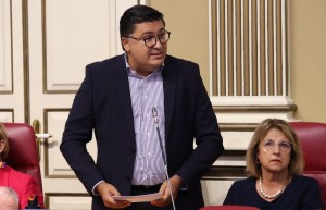 El PSOE exige la dimisi�n de la consejera de Sanidad y del director del SCS ante el �desastre� de las listas de espera 