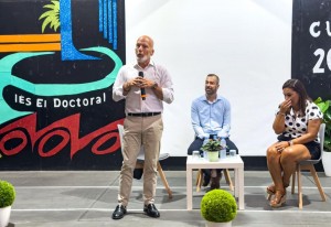 Santa Lucia muestra el respaldo a los centros educativos en el inicio del curso escolar