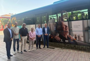 Ingenio convierte una guagua de Global en altavoz contra el Alzheimer