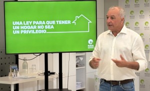 Luis Campos llama a movilizarse en Canarias �en defensa de la democracia real�