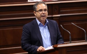 Gustavo Santana acusa al Gobierno de Canarias de dar un �portazo� a los residentes en zonas tur�sticas