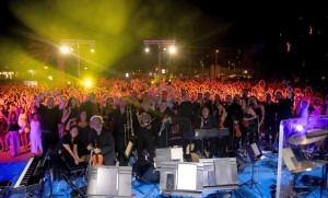 Paradise Sinf�nico llena de m�sica la explanada del Faro de Maspalomas