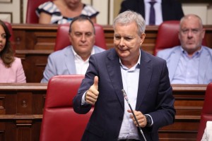 Franquis acusa a Clavijo de priorizar el negocio inmobiliario frente al derecho a la vivienda