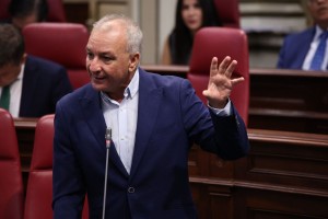 Luis Campos denuncia que Canarias tiene 211.000 viviendas vac�as mientras crece la emergencia habitacional