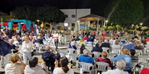 Ag�imes recuerda a sus seres queridos con la celebraci�n de los Finaos